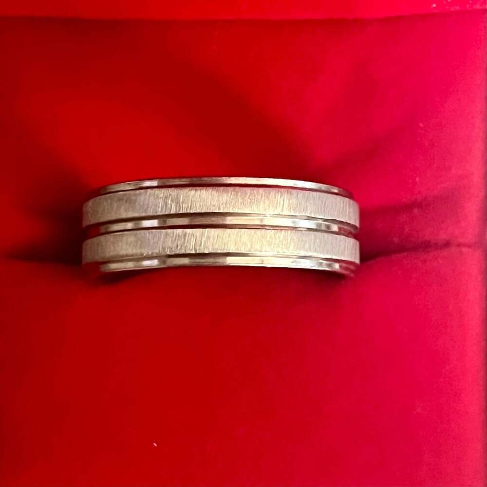 Classic Brushed Grooved Titanium Steel Silver 8mm Band Ring Size 13